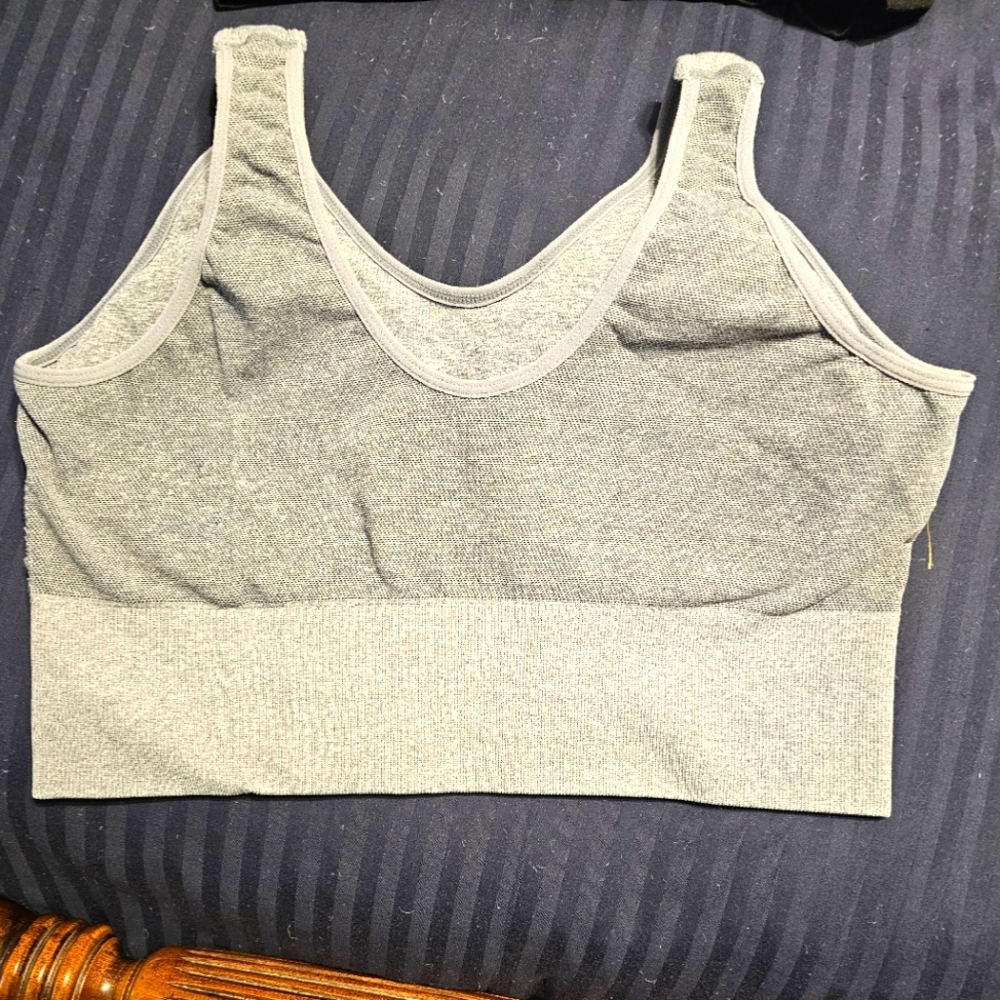 SPORTS BRA